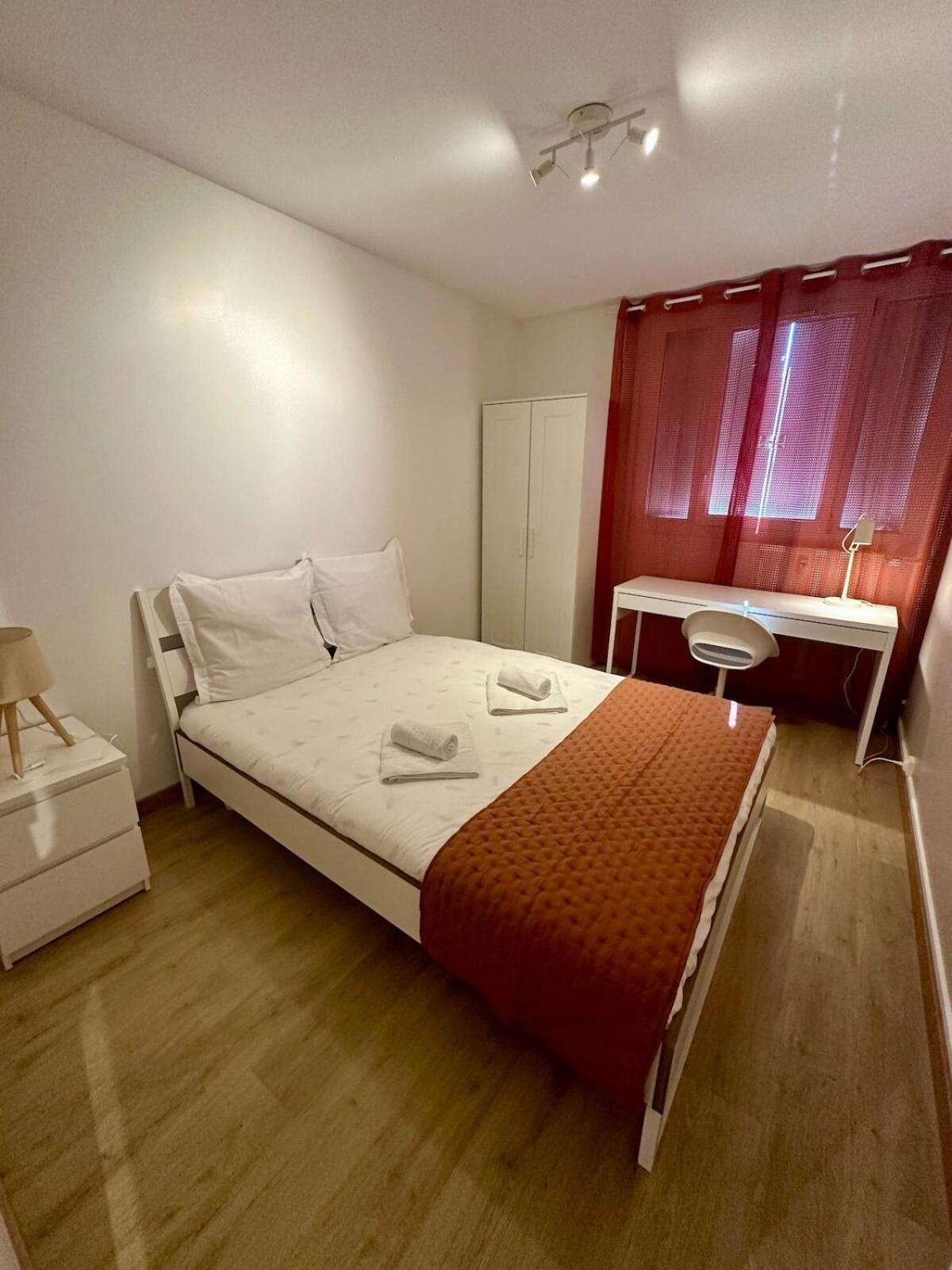 Au Coeur Du Quartier Taittinger Apartment Reims Exterior photo